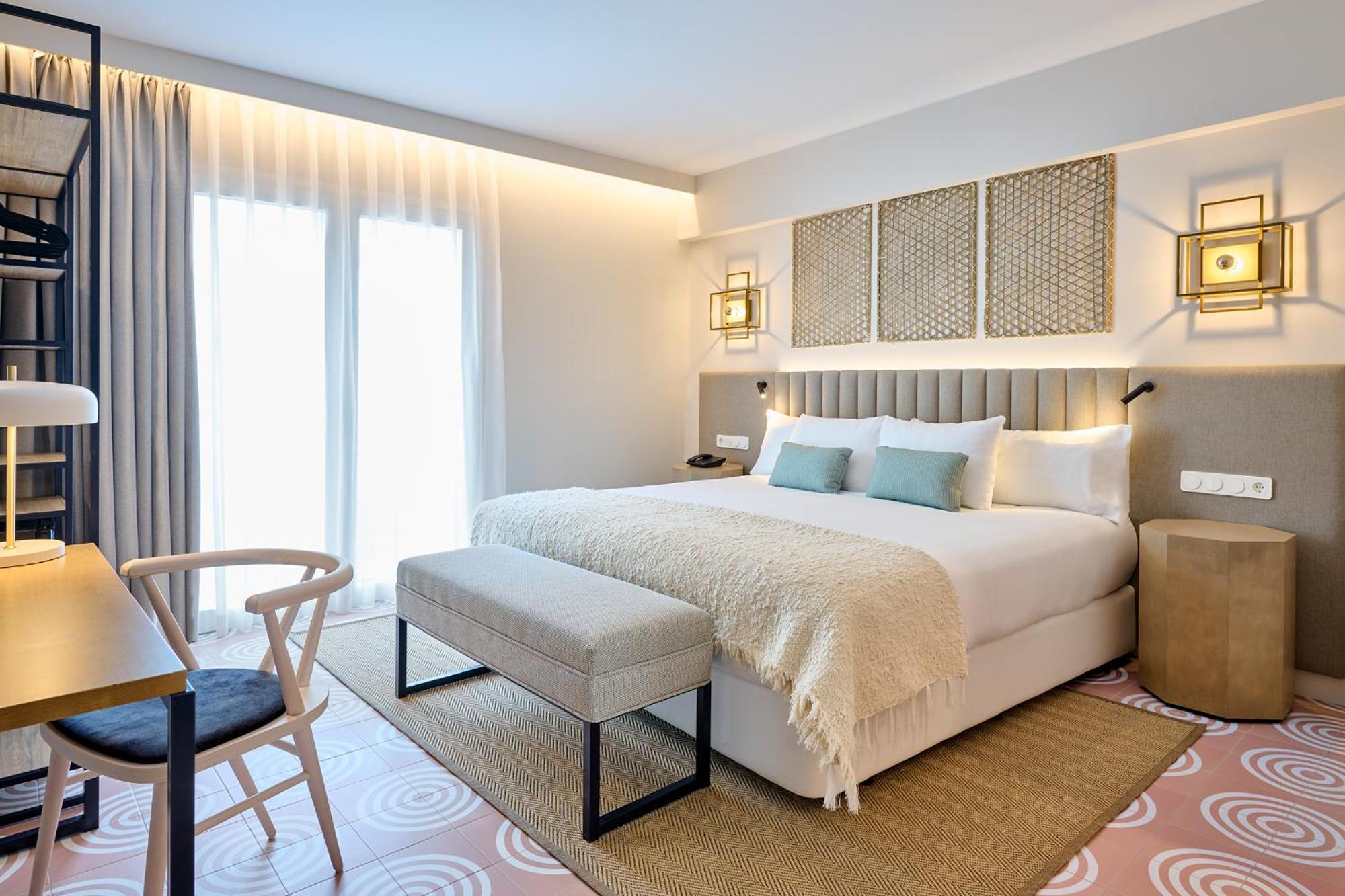 Double Room Puerta Real View